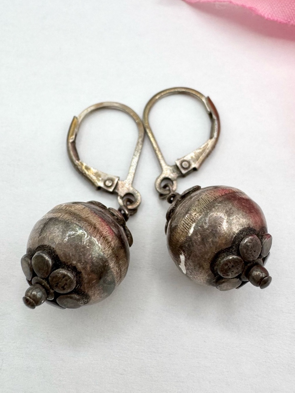Vintage 925 Sterling Silver Bench Bead Ball Drop Earrings Floral Caps Leverback